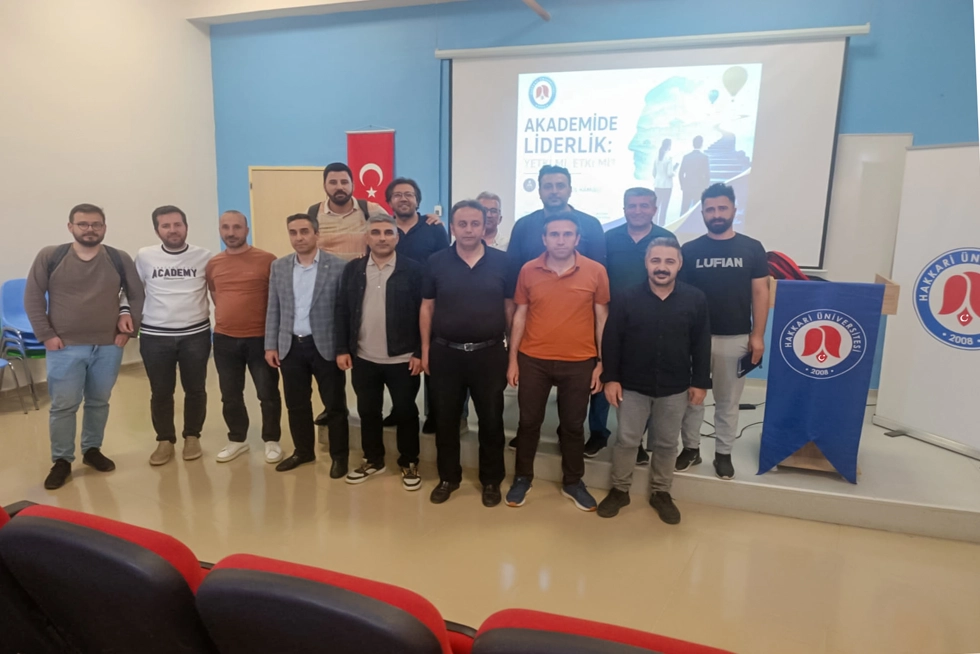 Üniversitemiz Akademik ve İdari Yöneticilerine Yönelik Liderlik Eğitimi Verildi