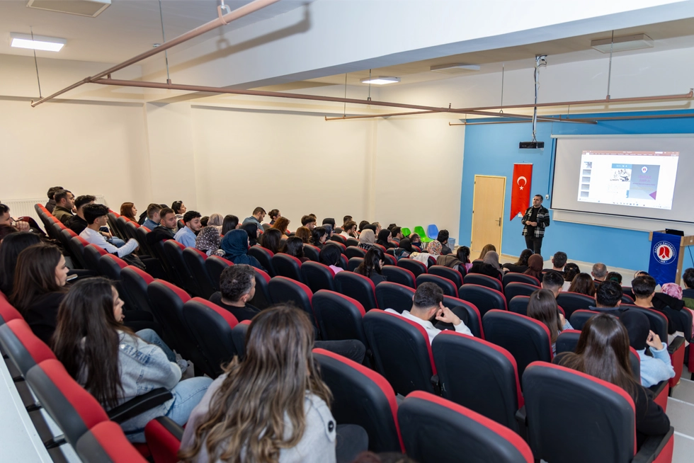 Üniversitemizde Proje Yazma Eğitimi Verildi
