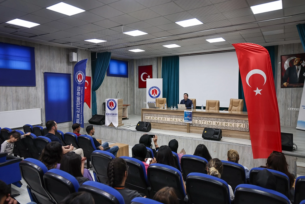 Bilim Kafe Etkinliklerinde Yapay Zekâ Çağında Meslek Seçimi Ele Alındı