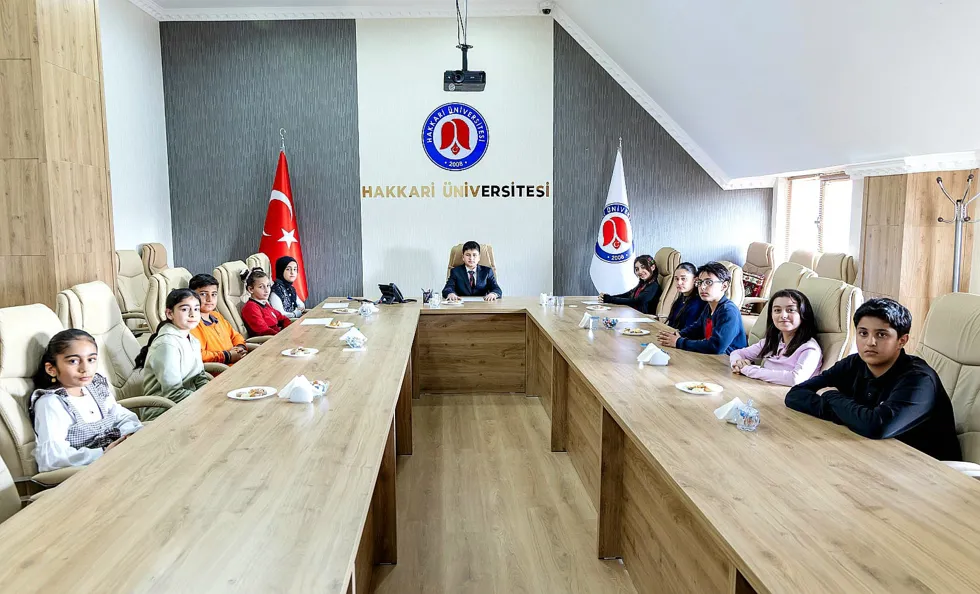Koordinatörlüğümüz, Hakkari Üniversitesi Dil ve Edebiyat Topluluğu İş Birliğiyle 23 Nisan Çocuk Senatosu Etkinliğini Gerçekleştirdi