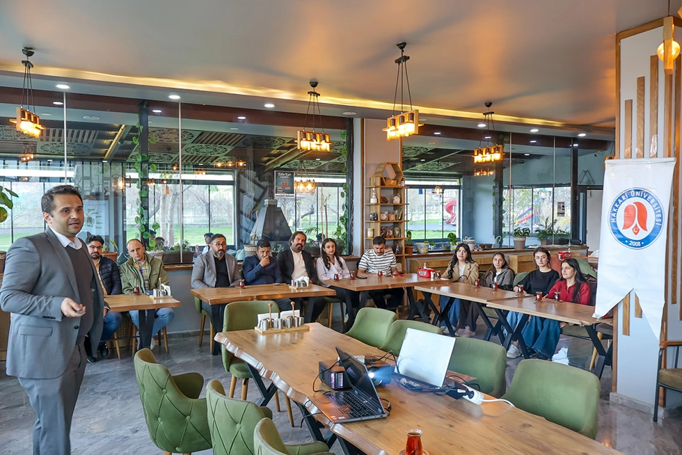 Bilim Kafe Etkinliklerinde Arıların Dünyası ve Apiterapi Konuşuldu