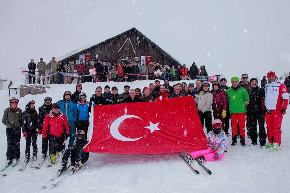 Dağ ve Komando Tugay Komutanlığının Dağ Evi ve Kayak Sezonu Açılışı Yapıldı