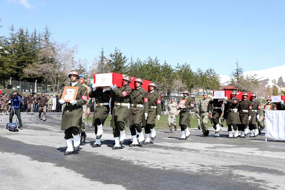 Şehit Olan 3 Askerimiz Törenle Son Yolculuklarına Uğurlandı