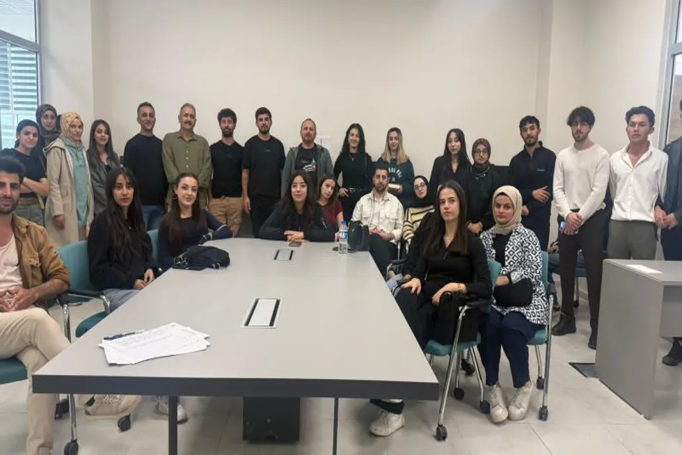 Üniversitemiz Güzel Sanatlar Fakültesi 1. ve 2. sınıf Öğrencilerine yönelik Kütüphane Oryantasyon Eğitimi