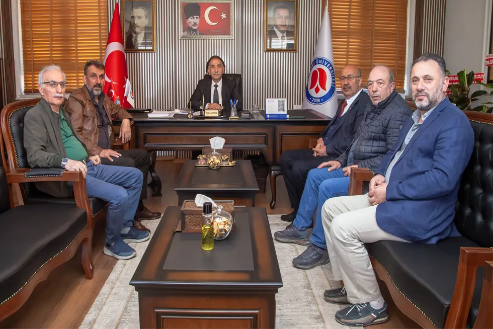 Öğretim Üyelerinden Rektörümüze Ziyaret 