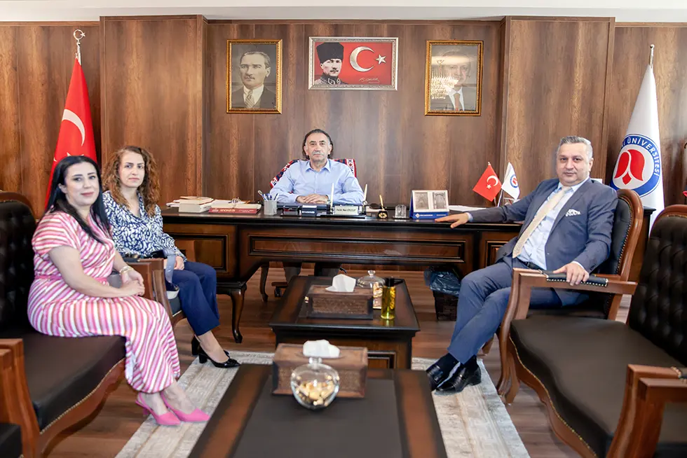 Hakkâri Sanayi ve İş Adamları Derneği Başkanı Rektörümüzü Ziyaret Etti