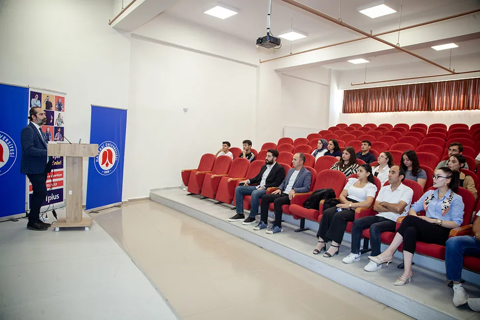 Üniversitemizde Mplus Türkiye ile Kariyer Buluşması Konferansı Düzenlendi