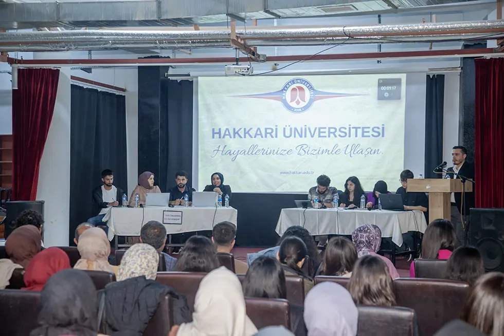 Üniversitemizde Ödüllü Münazara Yarışması Düzenlendi