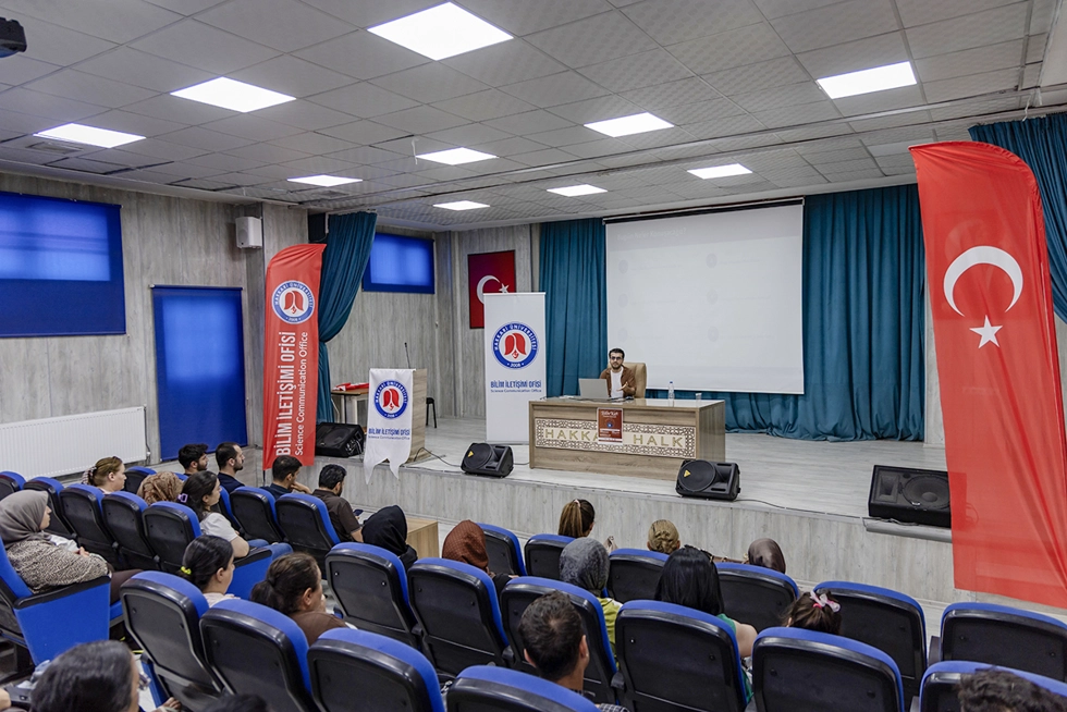 Üniversitemiz Bilim Kafe Etkinliğinde Geleceğin Meslekleri Ele Alındı 