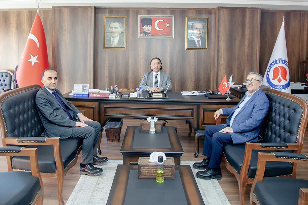 Kızılay Yönetiminden Rektörümüze Ziyaret