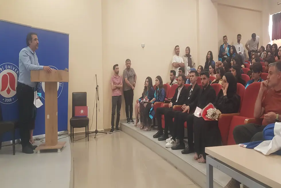 Hakkâri Üniversitesi Sağlık Hizmetleri Meslek Yüksekokulu 8. Dönem Mezunlarını Uğurladı