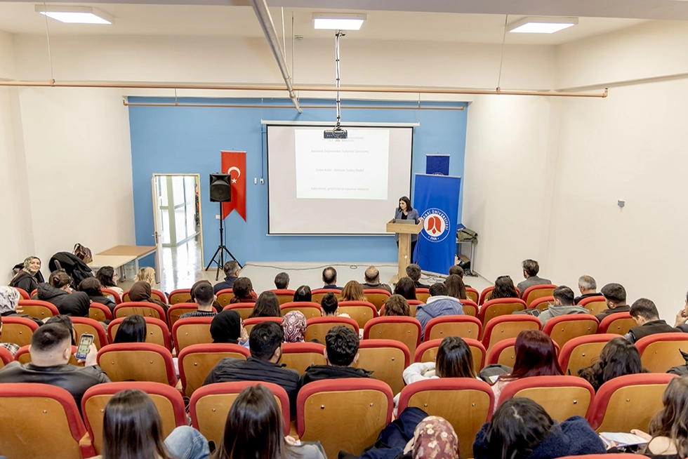 Üniversitemizde Üreten Kadın ve Şiddetle Mücadele Ele Alındı