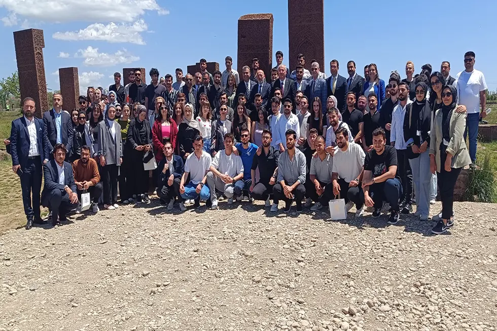 Üniversitemiz Ombudsmanlık Topluluğu, Ahlat Gençlik Kampı Programına Katıldı