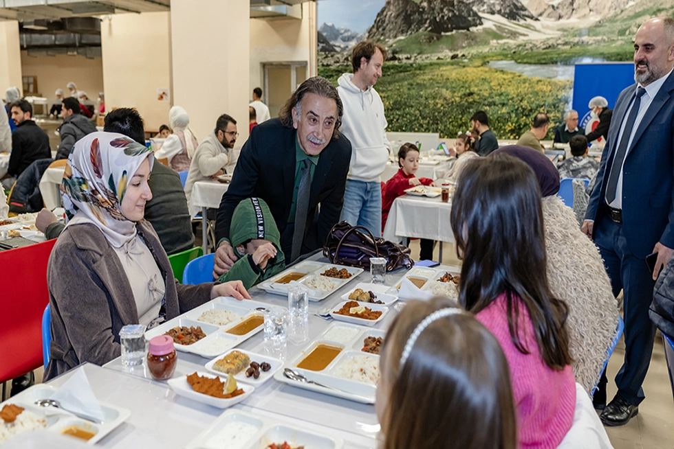 Rektörümüz İftar Programında Akademisyenlerimizle Bir Araya Geldi