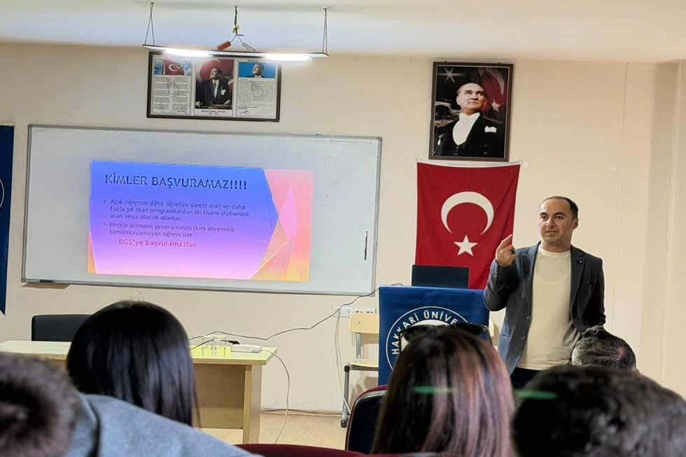 Yüksekova MYO’da DGS ile Kariyerime Devam Ediyorum Konulu Seminer Düzenlendi