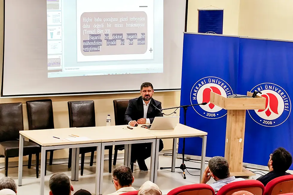 Üniversitemizde “Fıkıh Penceresinden Birey ve Aile Mahremiyeti” Semineri Düzenlendi