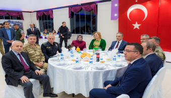 Rektörümüz, Valimiz Cüneyit Orhan Toprak’ın Veda Yemeğine Katıldı - Resim 1