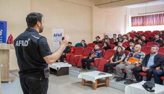 Üniversitemizde Afet Farkındalık Eğitimi ve AFAD Gönüllülük Faaliyetinin Tanıtım Sunumu Yapıldı - Resim 4