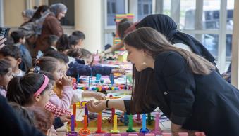 Öğrencilerimiz Tarafından Eğitici Oyuncaklar ve Kostümlü Moda Gösterisi Yapıldı - Resim 2