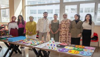 Öğrencilerimiz Tarafından Eğitici Oyuncaklar ve Kostümlü Moda Gösterisi Yapıldı - Resim 1
