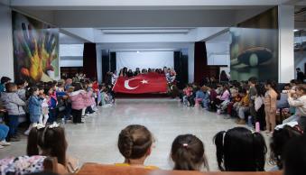 Öğrencilerimiz Tarafından Eğitici Oyuncaklar ve Kostümlü Moda Gösterisi Yapıldı - Resim 3