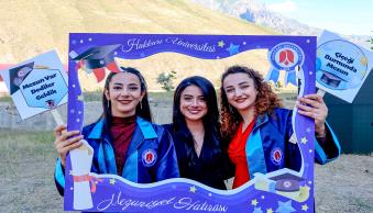 Üniversitemiz 17. Mezunlarını Coşkuyla Uğurladı - Resim 31