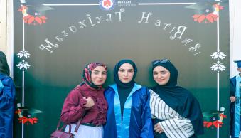 Üniversitemiz 17. Mezunlarını Coşkuyla Uğurladı - Resim 26