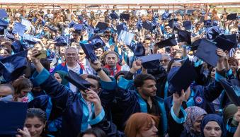 Üniversitemiz 17. Mezunlarını Coşkuyla Uğurladı - Resim 13