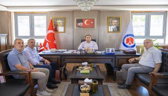 Yüzüncü Yıl Üniversitesi Eğitim Fakültesi Öğretim Üyelerinden Rektörümüze Ziyaret  - Resim 1