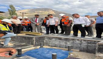 Hakkari'de Sismik İzolatörlü Kadın Doğum ve Çocuk Hastanesi İnşaatı İncelendi - Resim 1