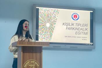 Öğretim Üyemiz Tarafından Lise Öğrencilerine “Kişilik Tipleri Farkındalık Eğitimi” Verildi